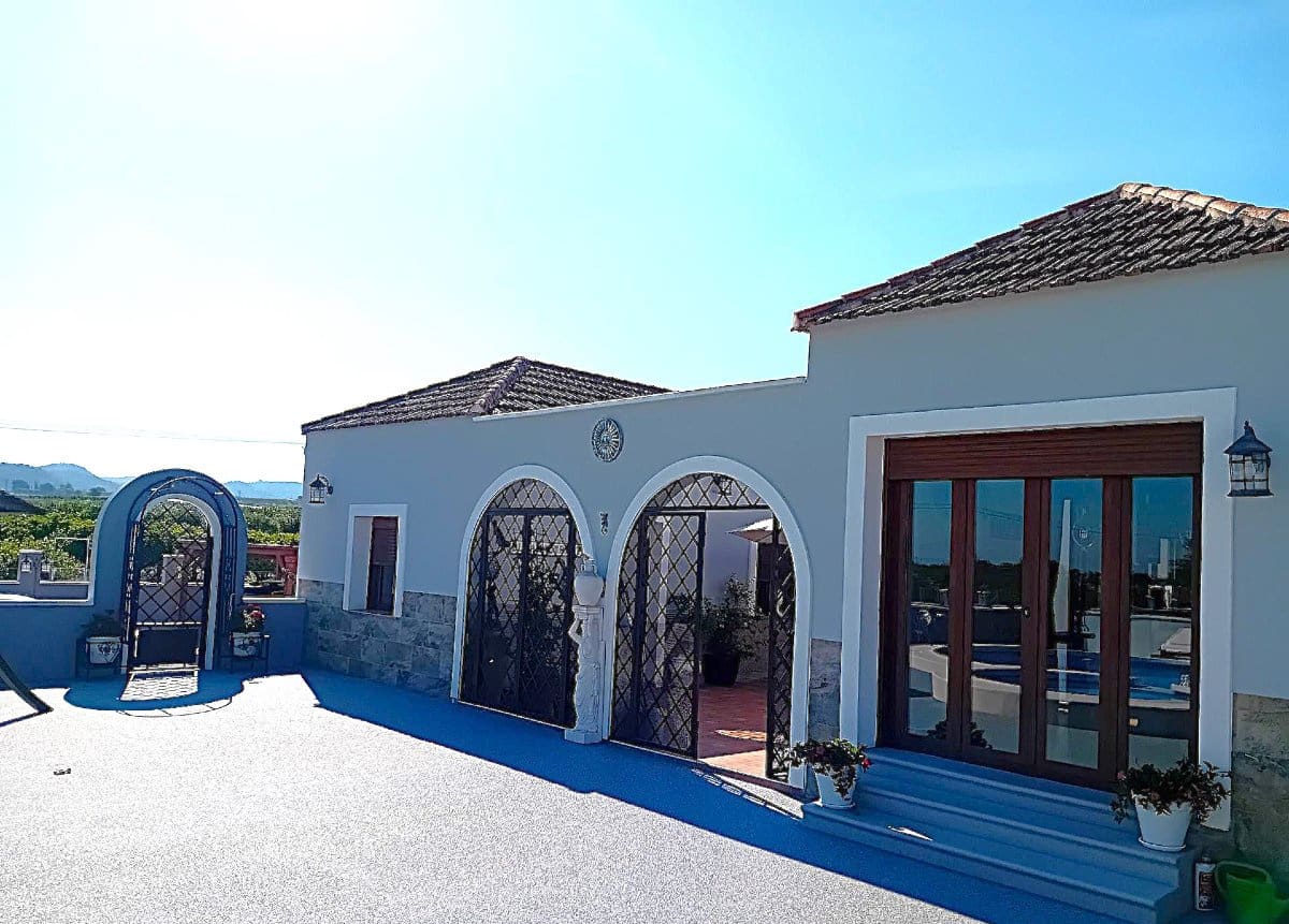 5 soveværelse Villa til salg i Jacarilla med swimmingpool - € 574.950 (Ref: 9706058)