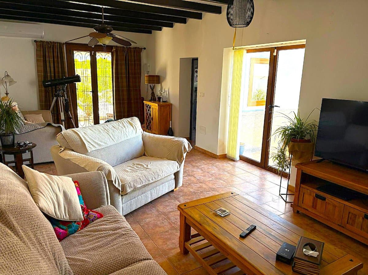 5 soveværelse Villa til salg i Jacarilla med swimmingpool - € 574.950 (Ref: 9706058)