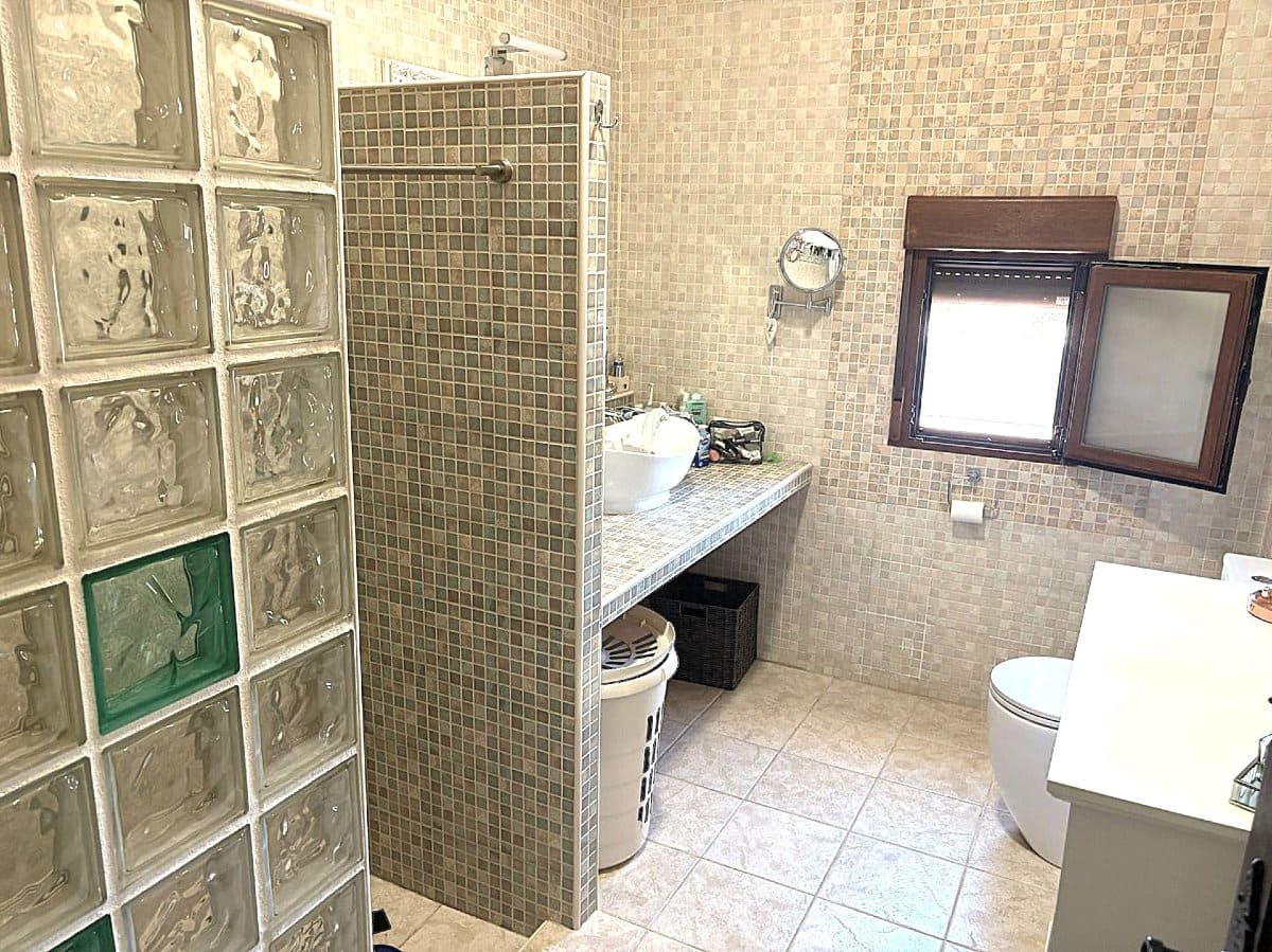 5 soveværelse Villa til salg i Jacarilla med swimmingpool - € 574.950 (Ref: 9706058)