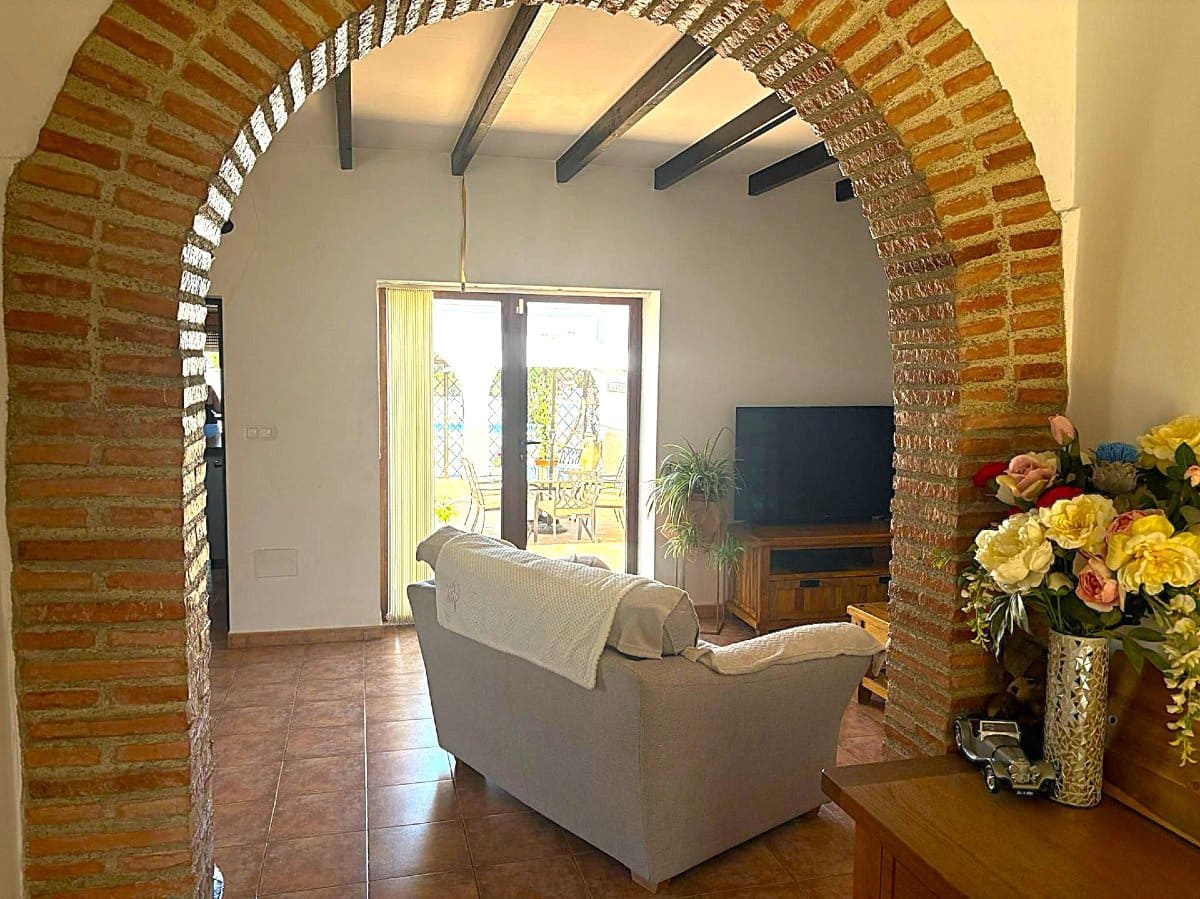 5 soveværelse Villa til salg i Jacarilla med swimmingpool - € 574.950 (Ref: 9706058)