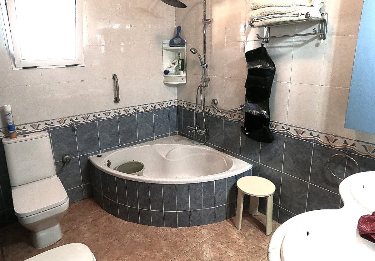 3 bedroom Villa for sale in La Campaneta with pool garage - € 374,950 (Ref: 9706063)