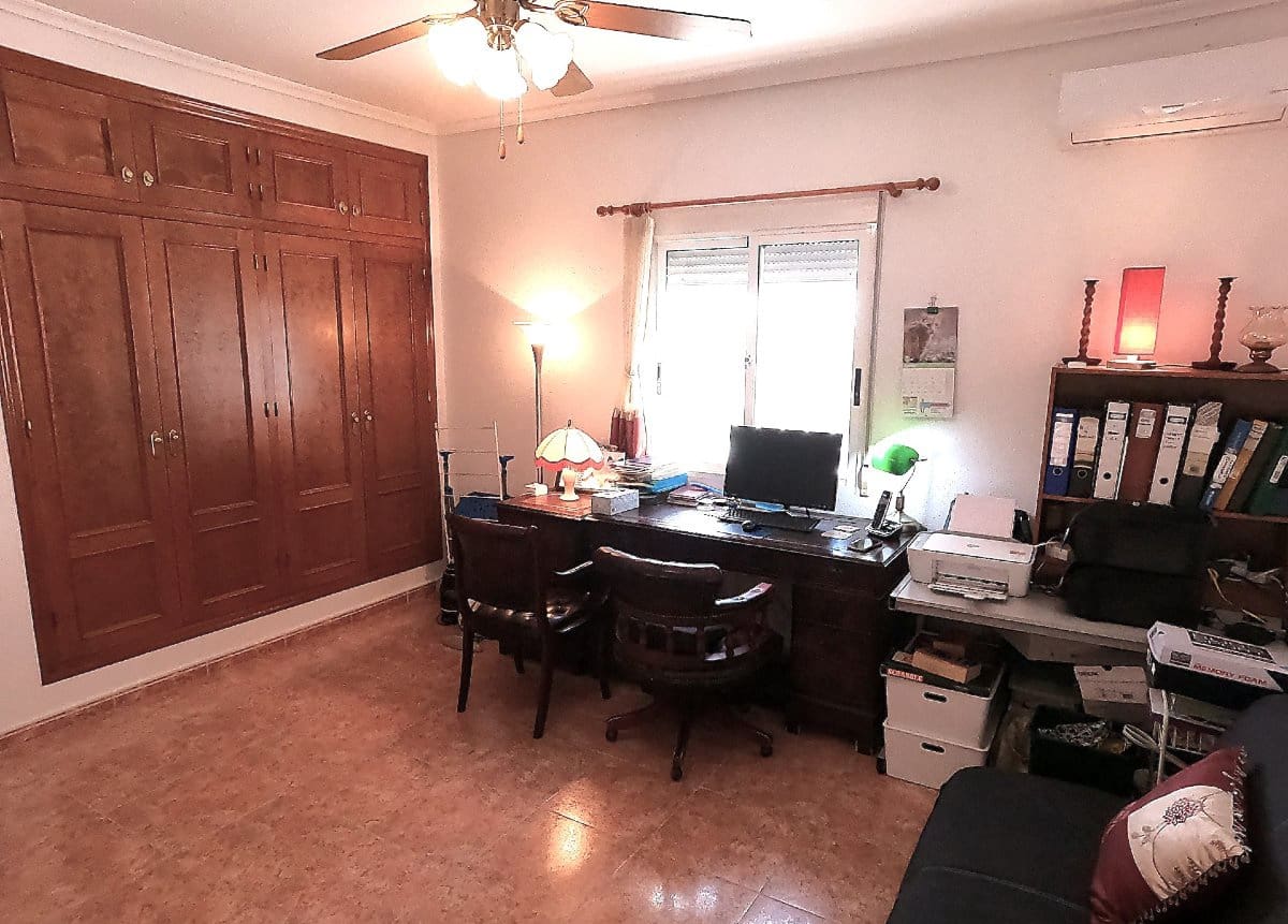 3 bedroom Villa for sale in La Campaneta with pool garage - € 374,950 (Ref: 9706063)