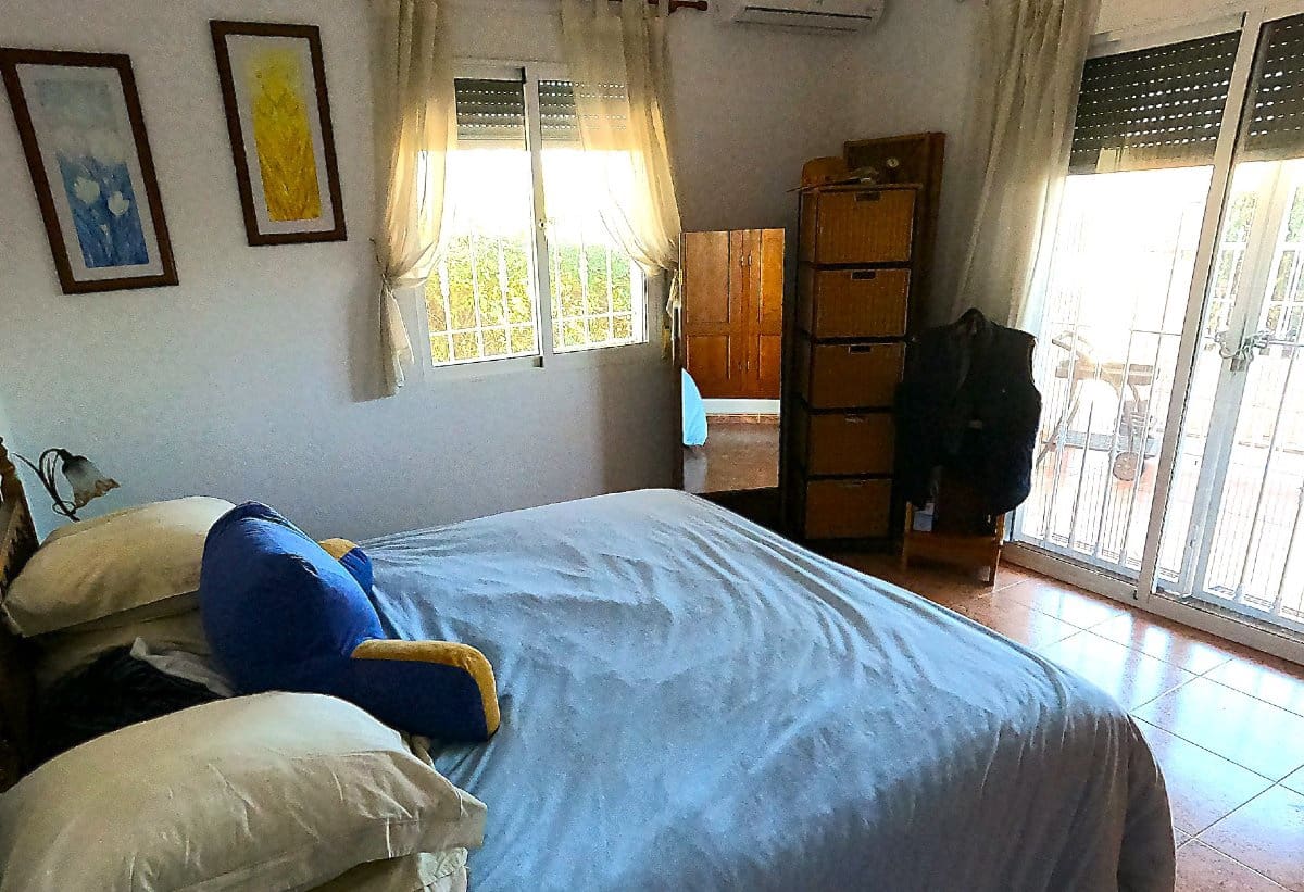 3 bedroom Villa for sale in La Campaneta with pool garage - € 374,950 (Ref: 9706063)