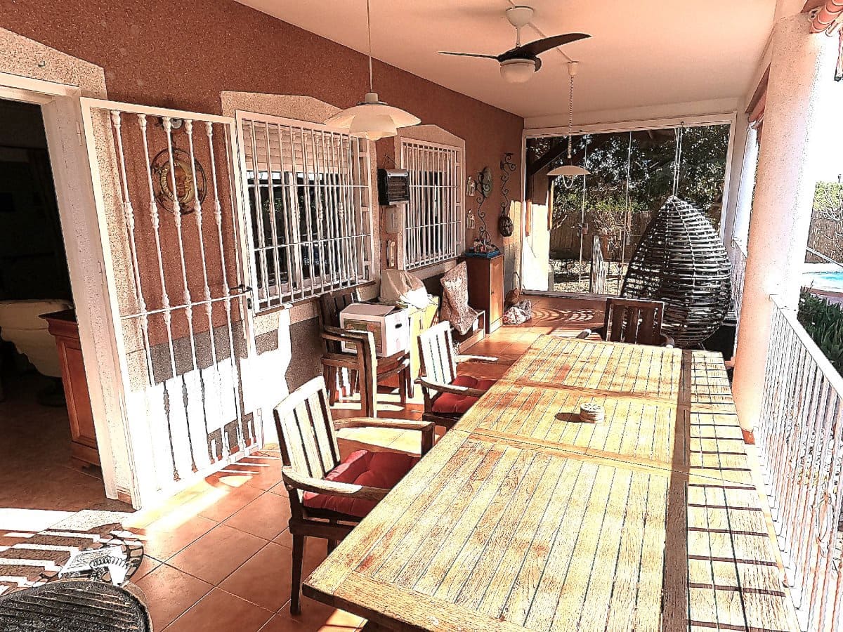 3 bedroom Villa for sale in La Campaneta with pool garage - € 374,950 (Ref: 9706063)