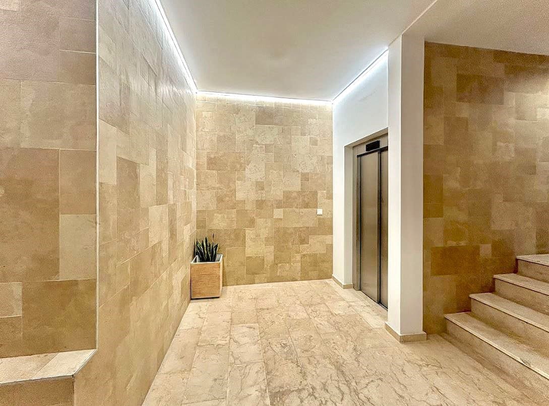 2 bedroom Apartment for sale in Alicante / Alacant city with pool garage - € 312,000 (Ref: 9706065)