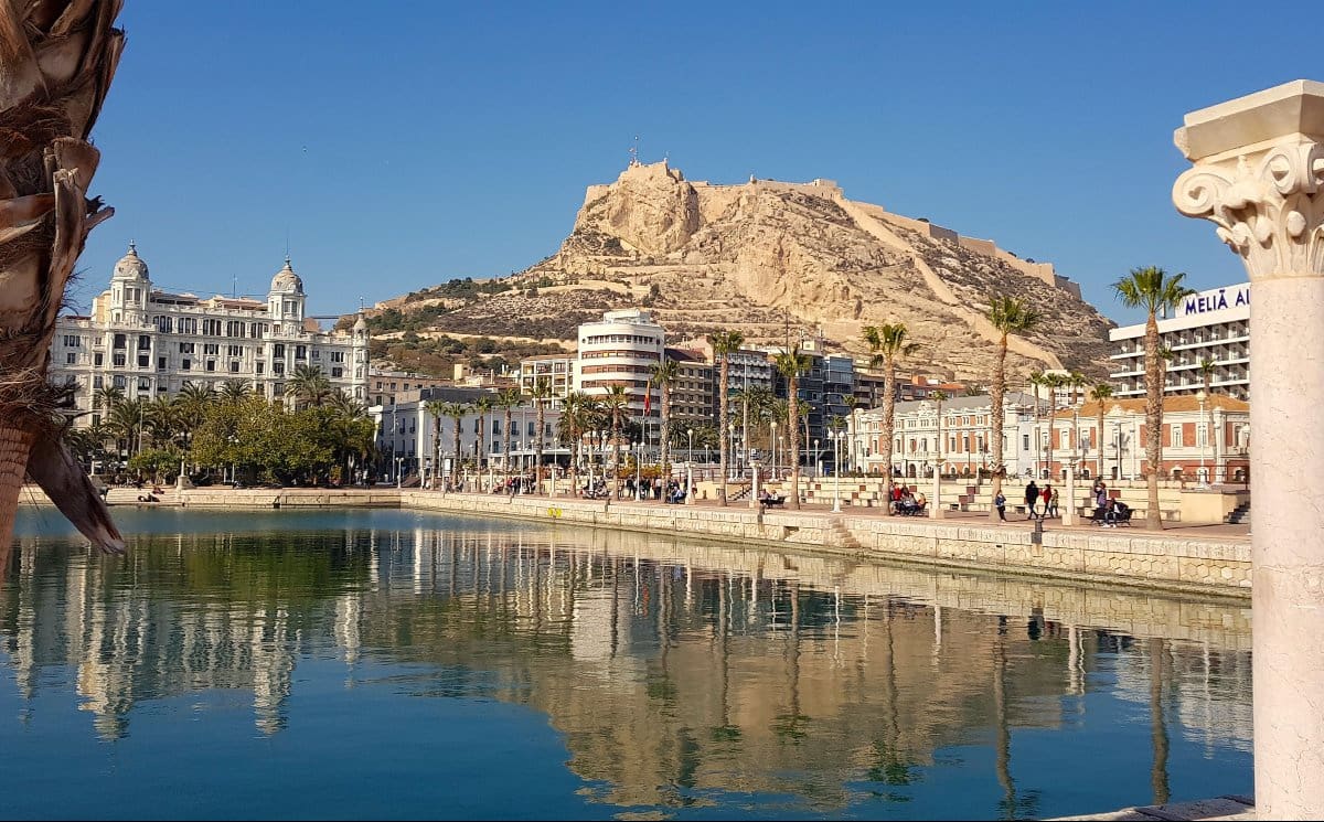 2 bedroom Apartment for sale in Alicante / Alacant city with pool garage - € 312,000 (Ref: 9706065)