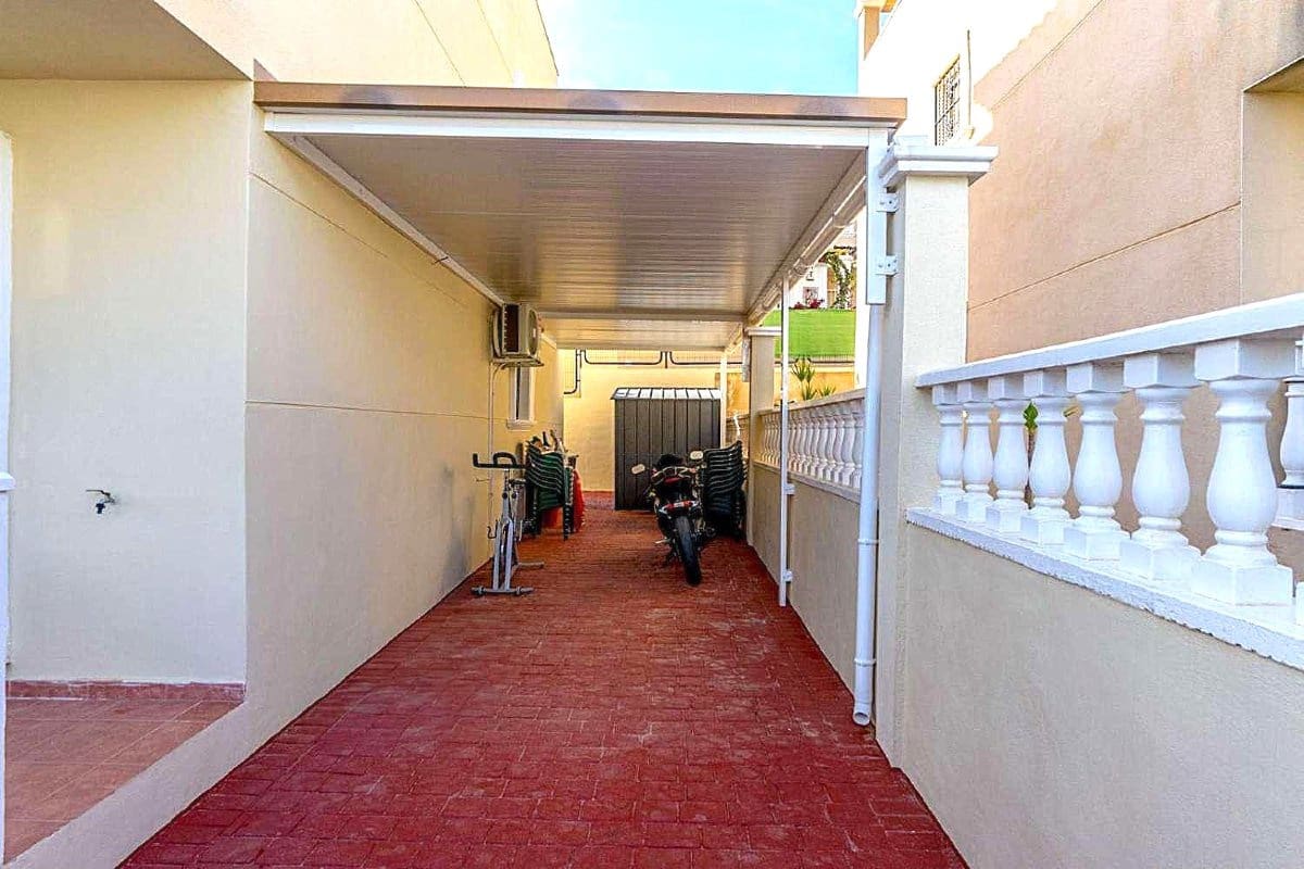 3 soverom Villa til salgs i Campoamor med svømmebasseng garasje - € 294 950 (Ref: 9706067)