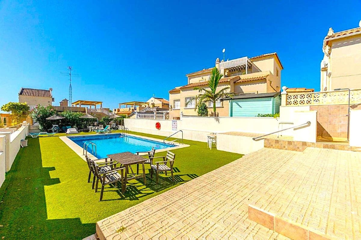 3 soverom Villa til salgs i Campoamor med svømmebasseng garasje - € 294 950 (Ref: 9706067)