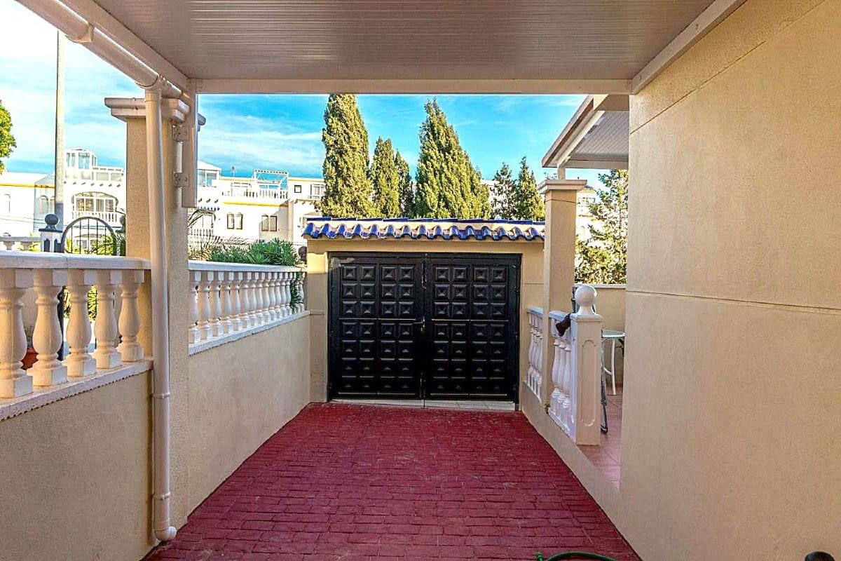 3 soverom Villa til salgs i Campoamor med svømmebasseng garasje - € 294 950 (Ref: 9706067)