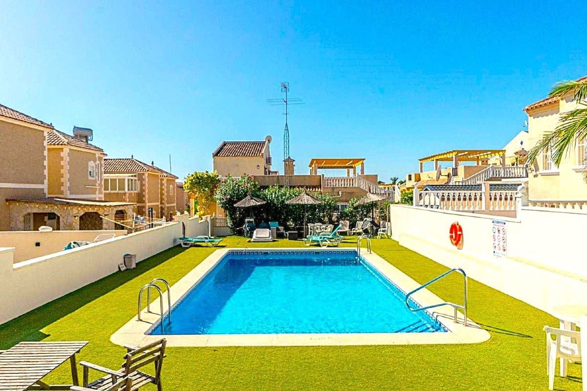 3 soverom Villa til salgs i Campoamor med svømmebasseng garasje - € 294 950 (Ref: 9706067)