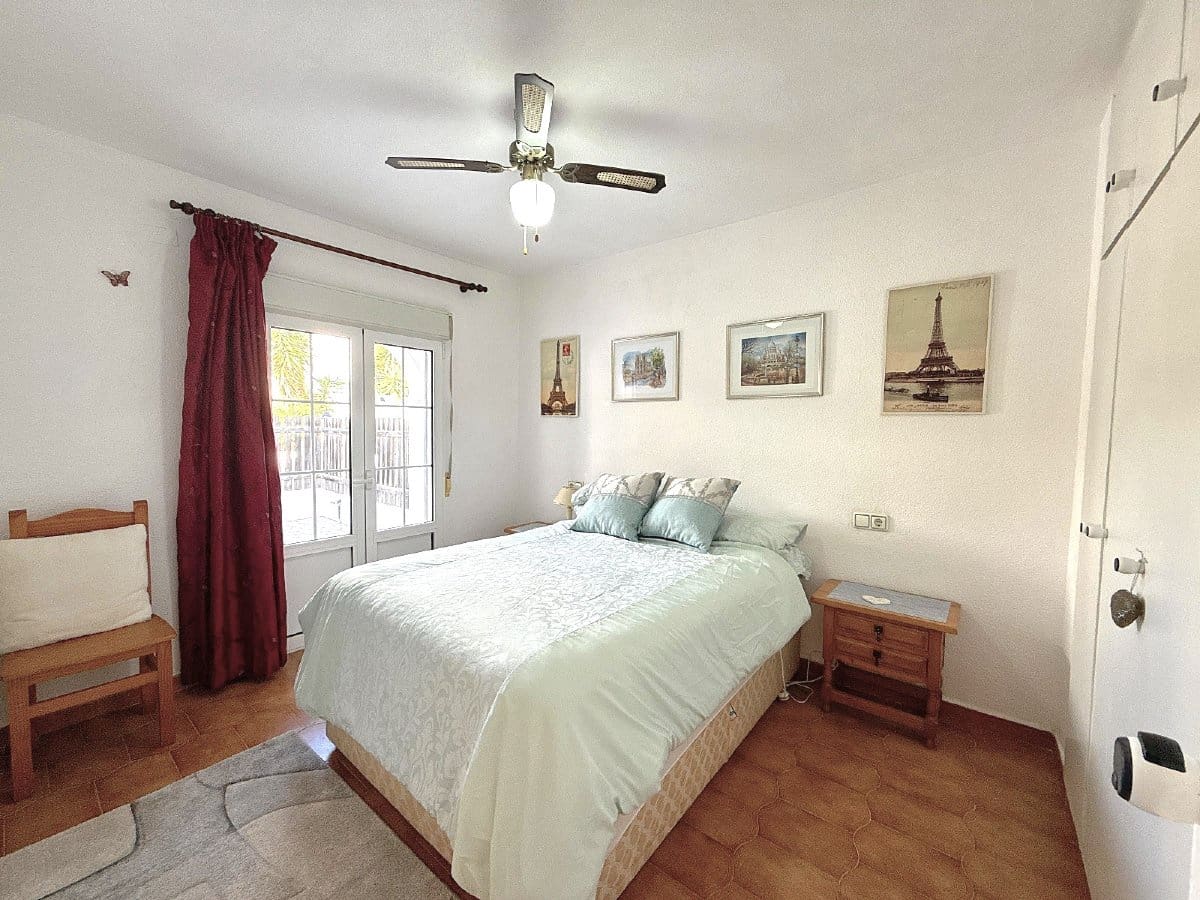 3 quarto Moradia para venda em Villamartin com piscina - 229 900 € (Ref: 9706074)