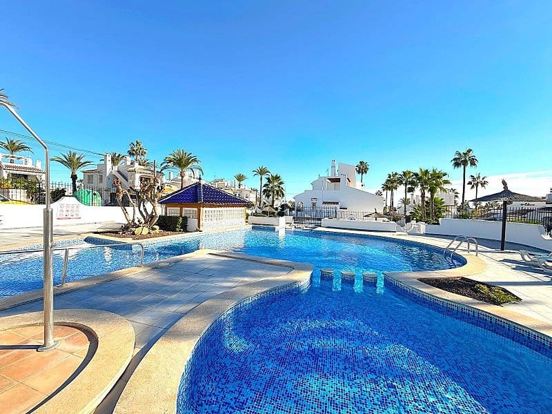 3 quarto Moradia para venda em Villamartin com piscina - 229 900 € (Ref: 9706074)