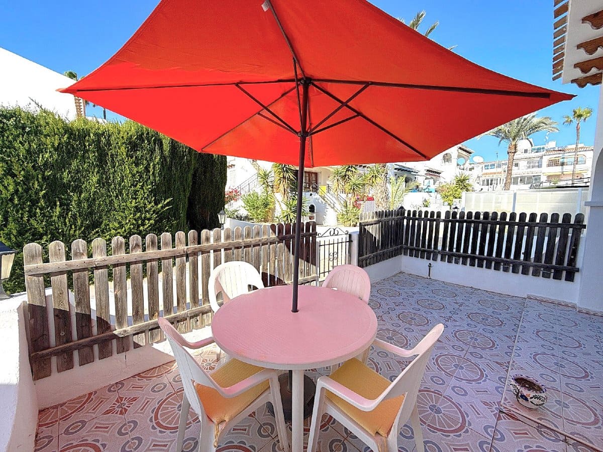 3 quarto Moradia para venda em Villamartin com piscina - 229 900 € (Ref: 9706074)