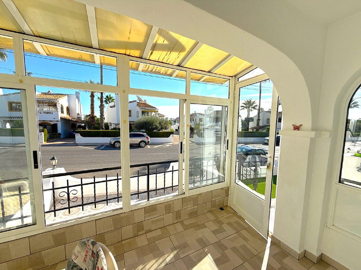 3 quarto Moradia para venda em Villamartin com piscina - 229 900 € (Ref: 9706074)