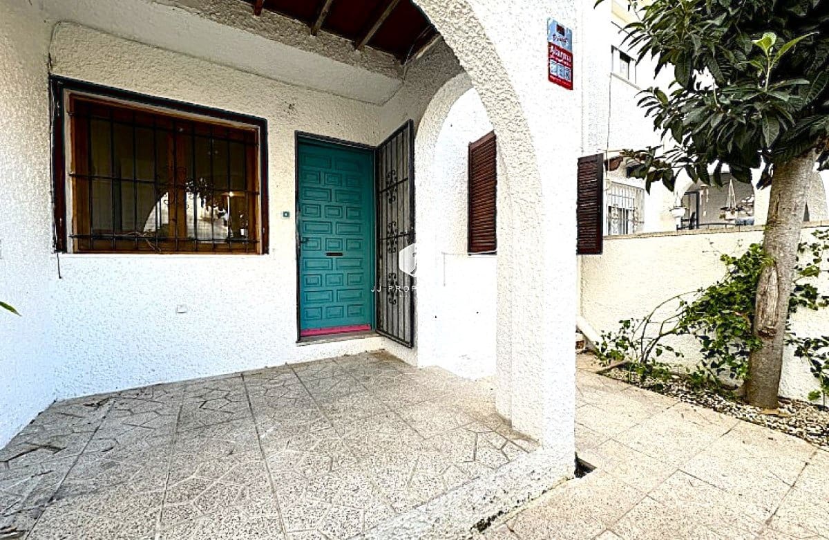 2 soverom Hus til salgs i Torrevieja med svømmebasseng - € 138 950 (Ref: 9706082)