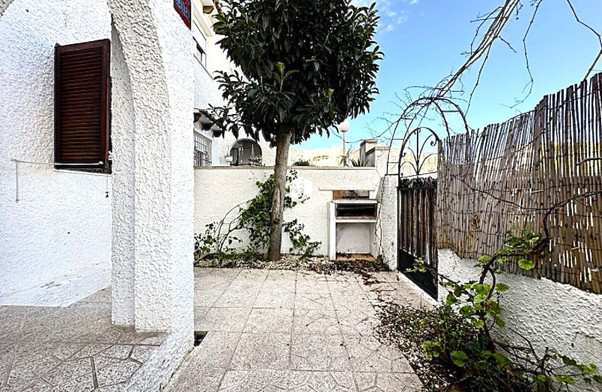 2 soverom Hus til salgs i Torrevieja med svømmebasseng - € 138 950 (Ref: 9706082)