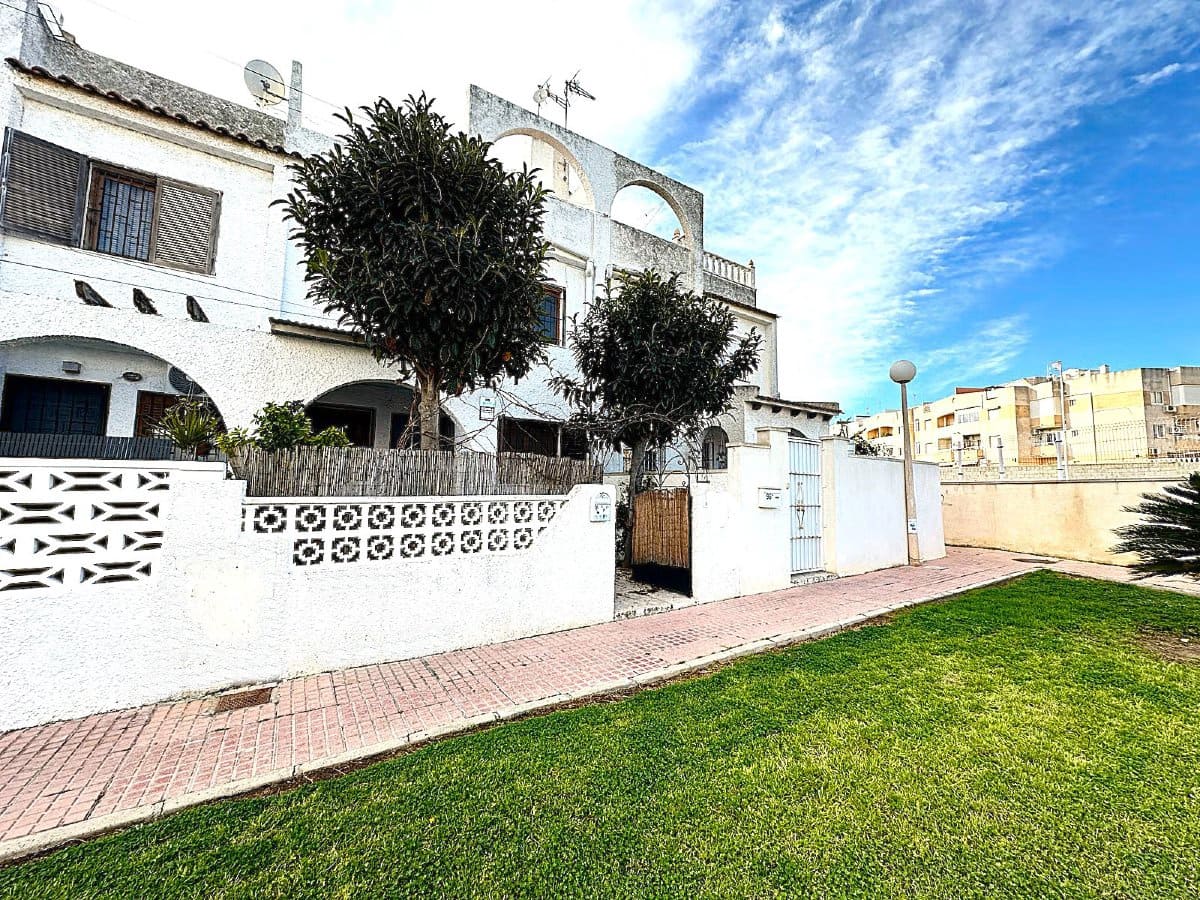 2 soverom Hus til salgs i Torrevieja med svømmebasseng - € 138 950 (Ref: 9706082)