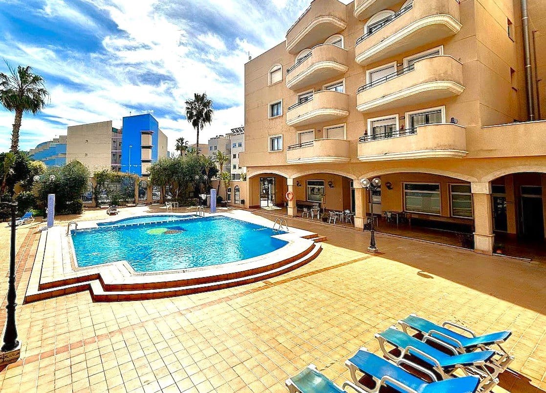 2 bedroom Apartment for sale in Cabo Roig with pool garage - € 174,900 (Ref: 9706085)