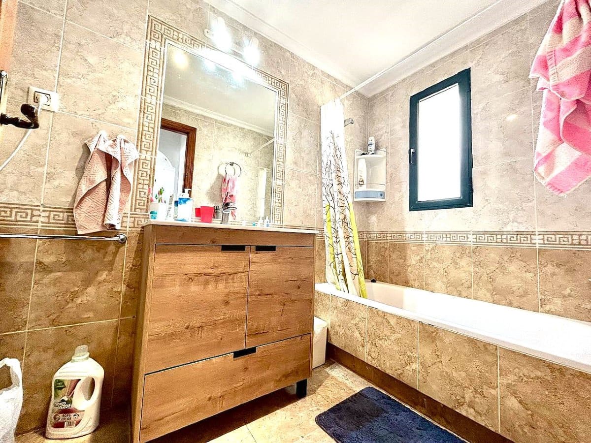 2 bedroom Apartment for sale in Cabo Roig with pool garage - € 174,900 (Ref: 9706085)