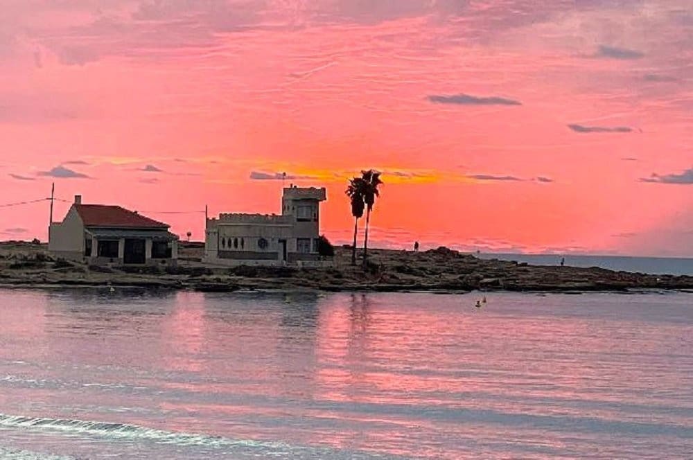 2 slaapkamer Villa te koop in Torrevieja met garage - € 122.895 (Ref: 9706090)