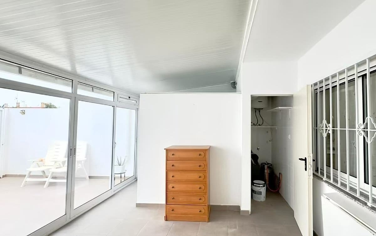 2 slaapkamer Villa te koop in Torrevieja met garage - € 122.895 (Ref: 9706090)