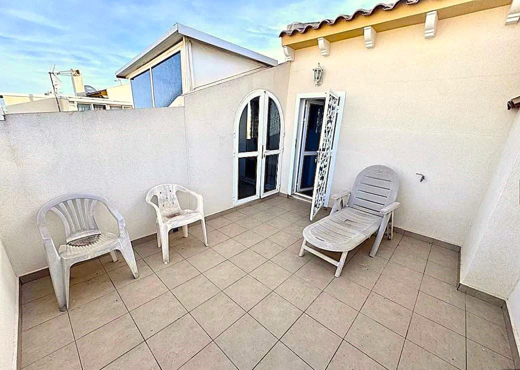 5 Zimmer Villa zu verkaufen in Playa Flamenca mit Pool - 209.950 € (Ref: 9706095)