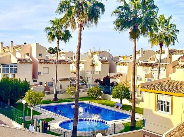 Chalet de 5 habitaciones en Playa Flamenca, Orihuela en venta con piscina - 209.950 € (Ref: 9706095)