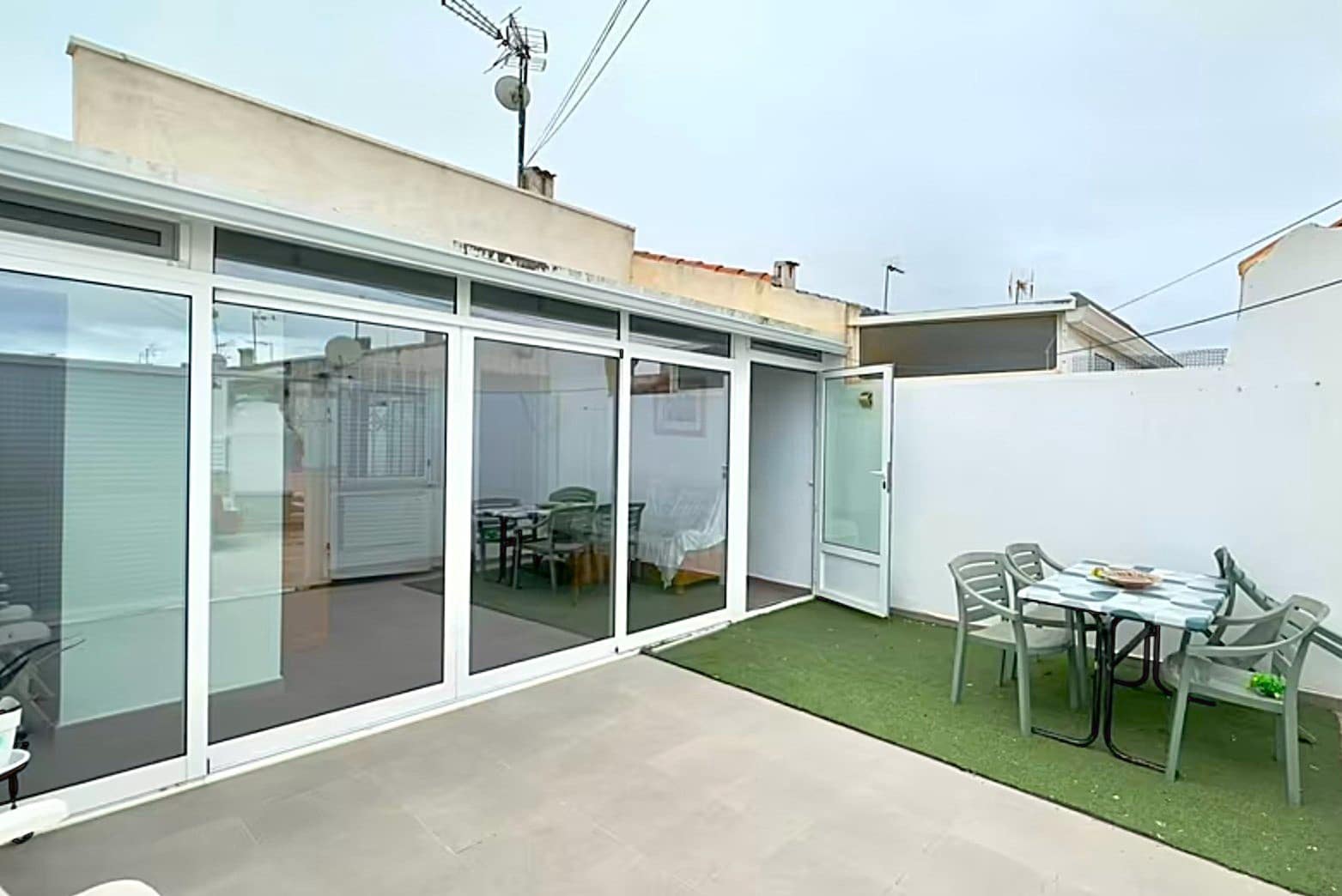 2 bedroom Bungalow for sale in Torrevieja - € 122,895 (Ref: 9706096)