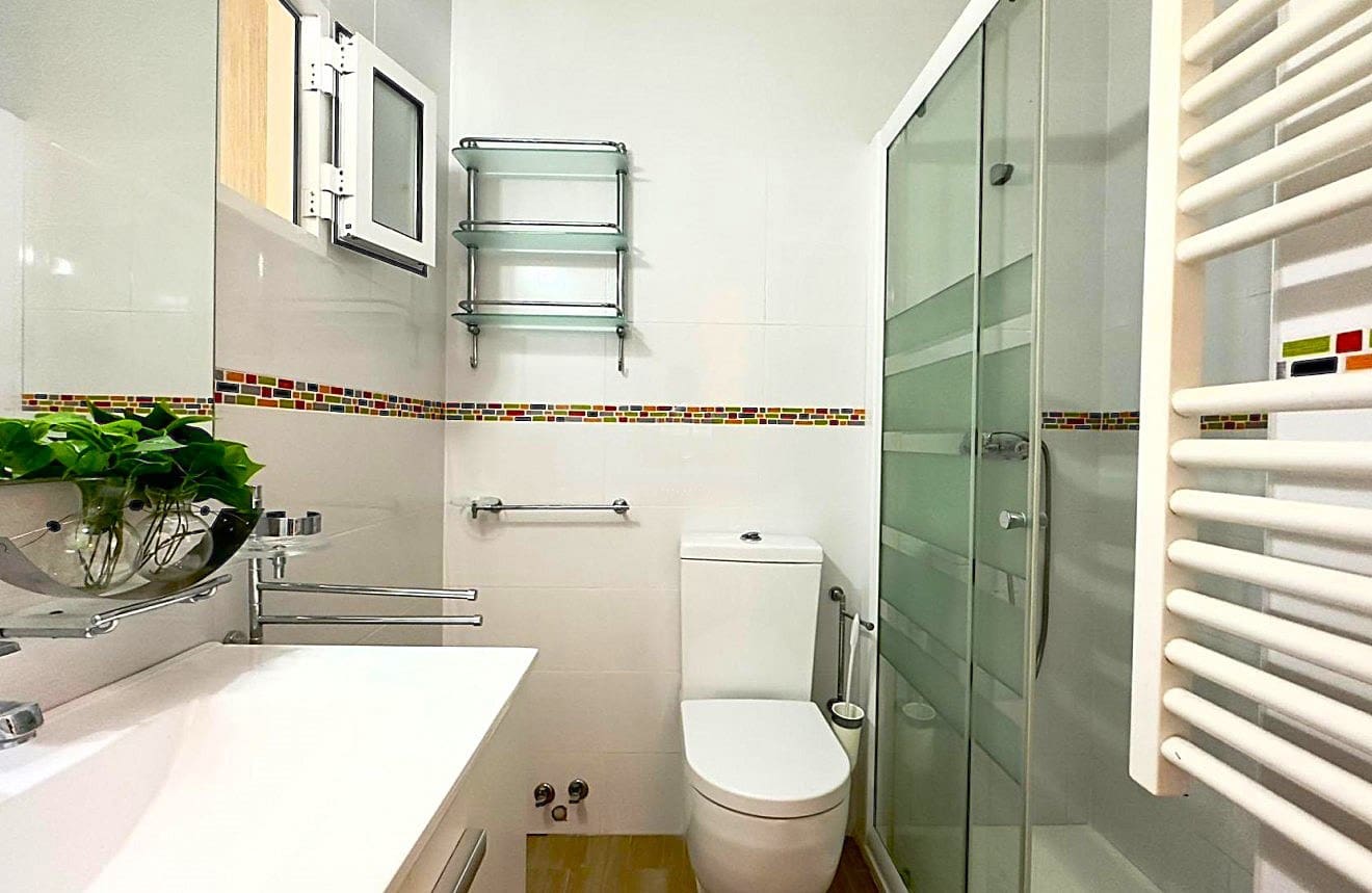 2 bedroom Bungalow for sale in Torrevieja - € 122,895 (Ref: 9706096)