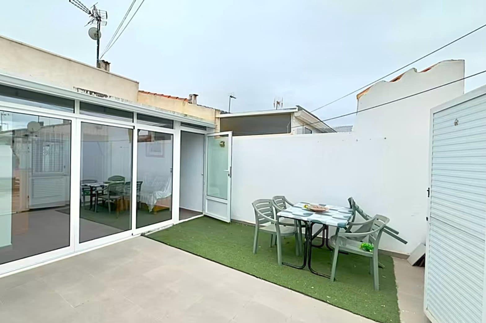 2 bedroom Bungalow for sale in Torrevieja - € 122,895 (Ref: 9706096)