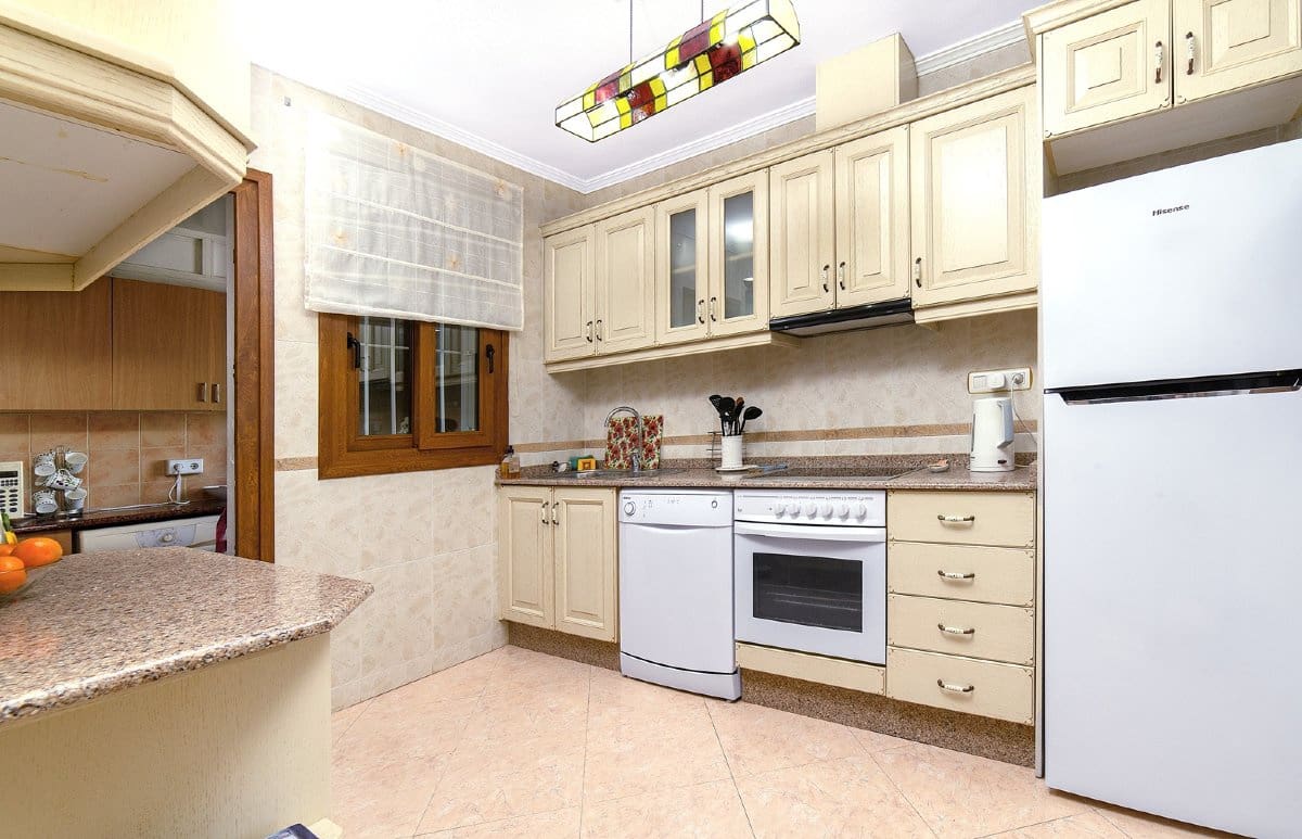 2 Zimmer Villa zu verkaufen in Los Altos mit Pool Garage - 270.000 € (Ref: 9709458)