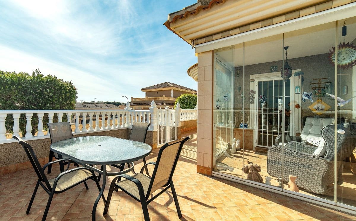 2 Zimmer Villa zu verkaufen in Los Altos mit Pool Garage - 270.000 € (Ref: 9709458)