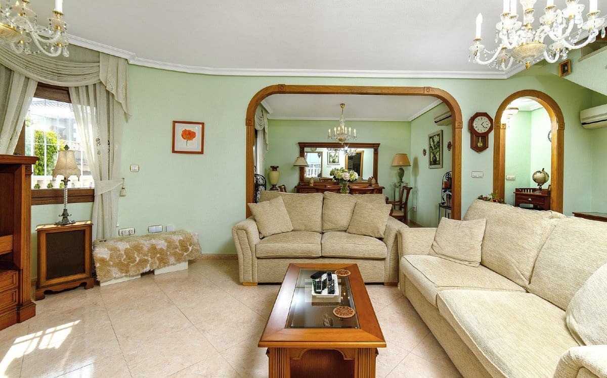 2 Zimmer Villa zu verkaufen in Los Altos mit Pool Garage - 270.000 € (Ref: 9709458)