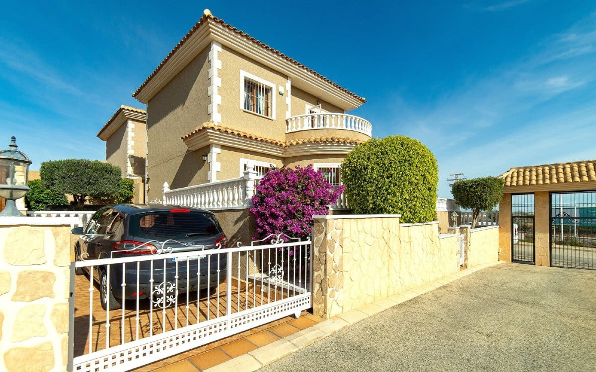 2 Zimmer Villa zu verkaufen in Los Altos mit Pool Garage - 270.000 € (Ref: 9709458)