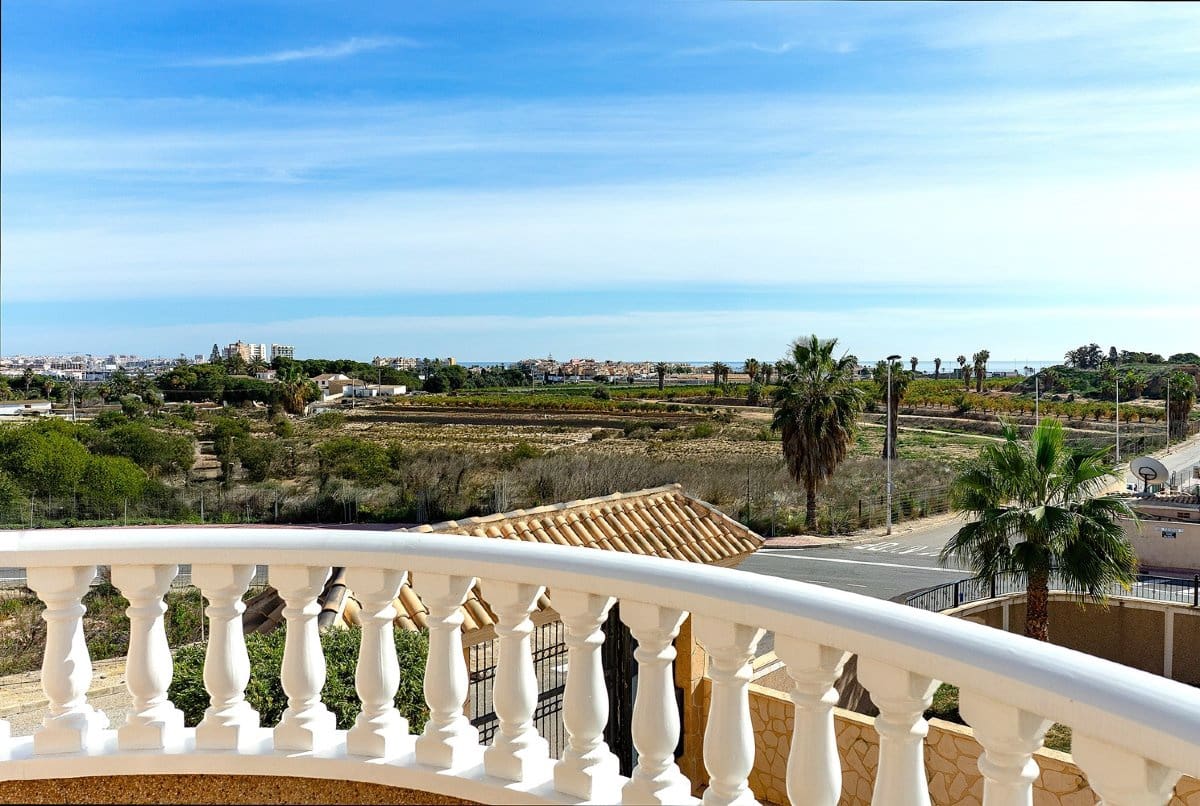 2 Zimmer Villa zu verkaufen in Los Altos mit Pool Garage - 270.000 € (Ref: 9709458)