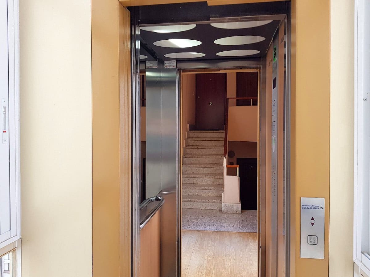 Leilighet til salgs i Alicante by - € 190 000 (Ref: 9719337)