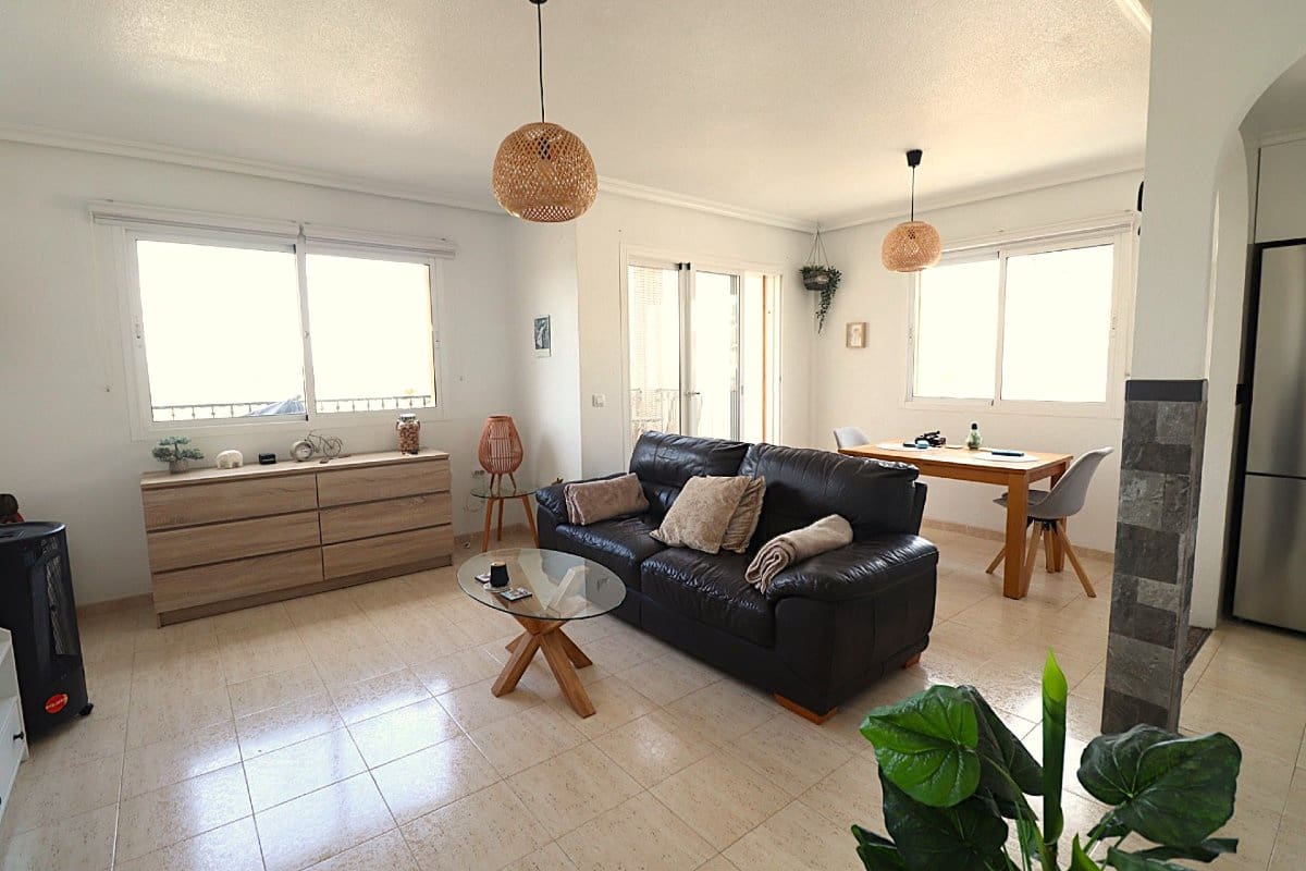 2 bedroom Apartment for sale in Ciudad Quesada with pool - € 139,900 (Ref: 9728438)