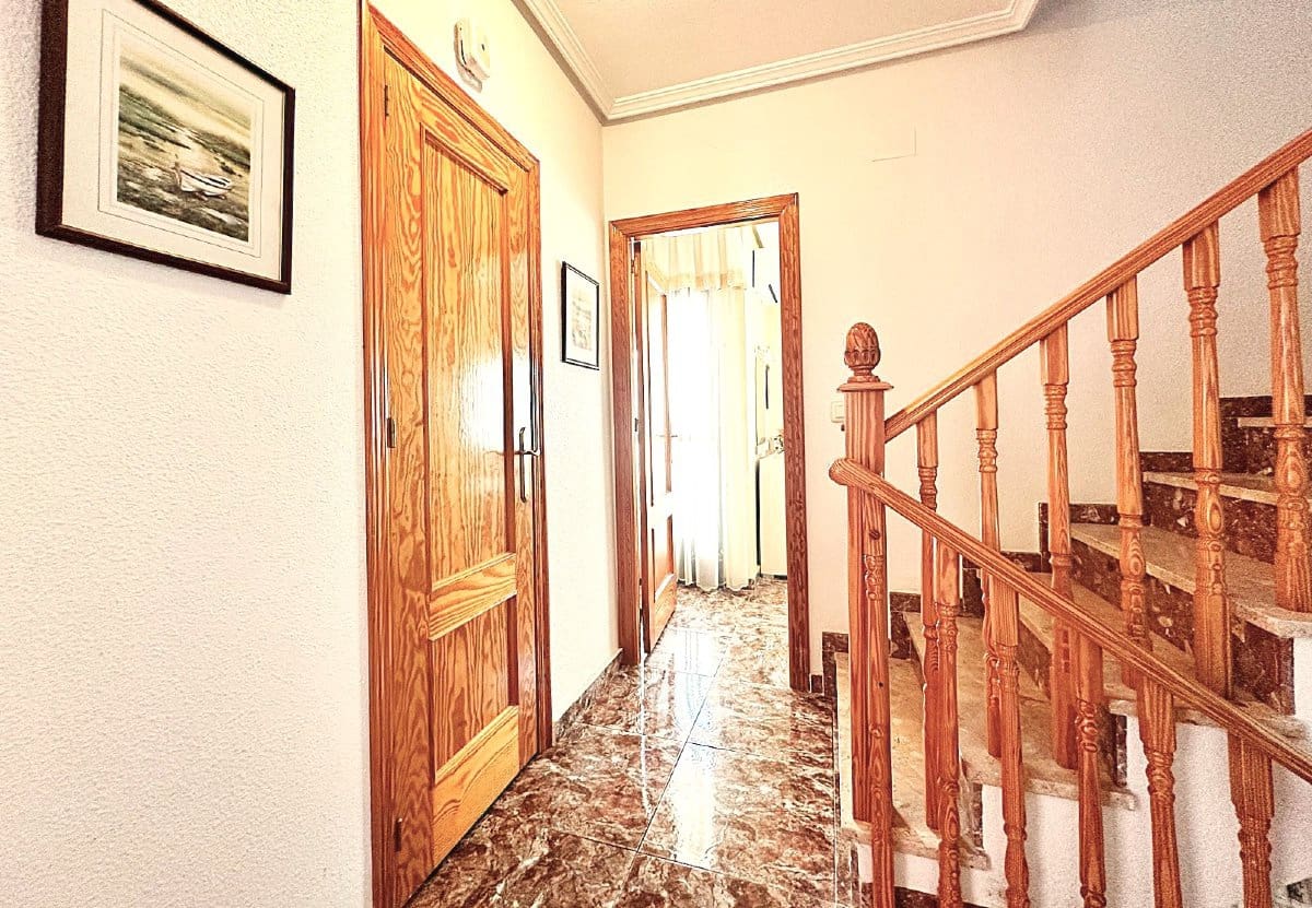 4 bedroom Townhouse for sale in La Zenia with pool garage - € 249,950 (Ref: 9728439)