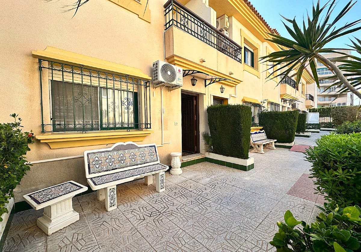 4 bedroom Townhouse for sale in La Zenia with pool garage - € 249,950 (Ref: 9728439)