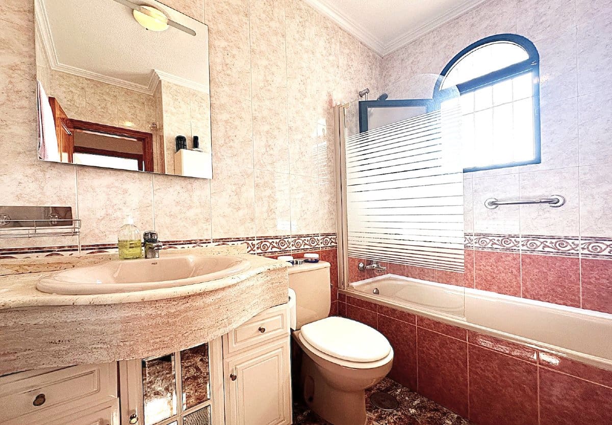 4 bedroom Townhouse for sale in La Zenia with pool garage - € 249,950 (Ref: 9728439)