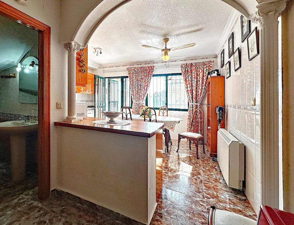 4 bedroom Townhouse for sale in La Zenia with pool garage - € 249,950 (Ref: 9728439)