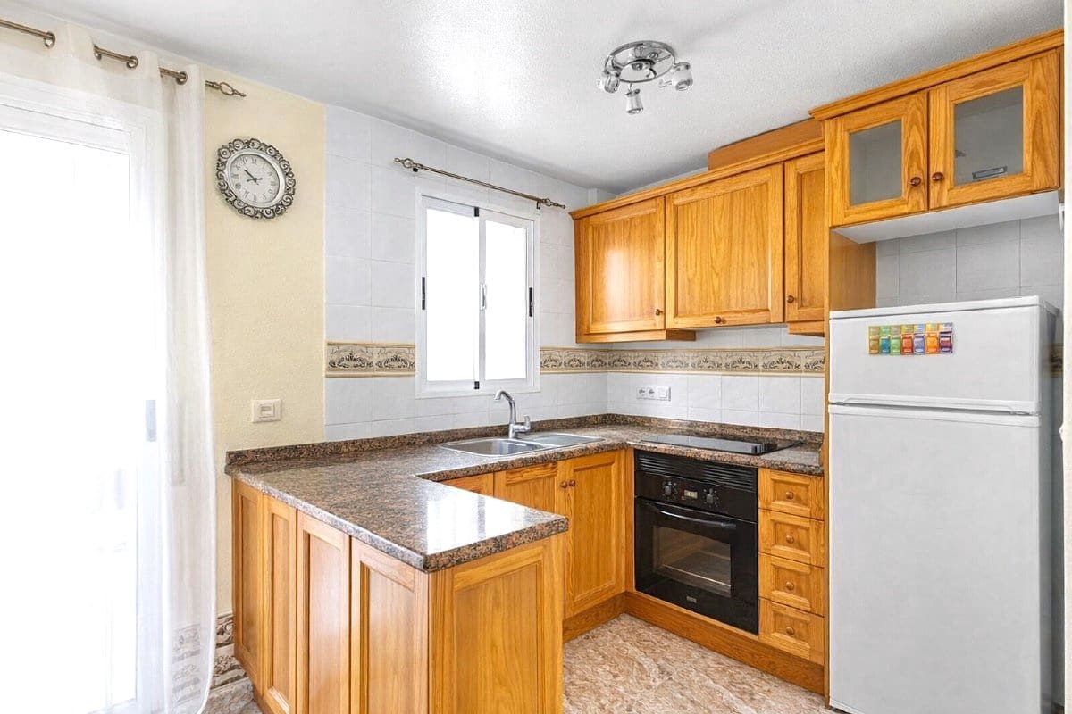 Casa de 2 habitaciones en Villamartin en venta con piscina garaje - 184.950 € (Ref: 9731539)