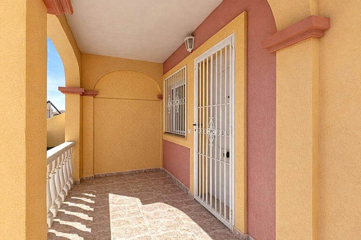 Casa de 2 habitaciones en Villamartin en venta con piscina garaje - 184.950 € (Ref: 9731539)