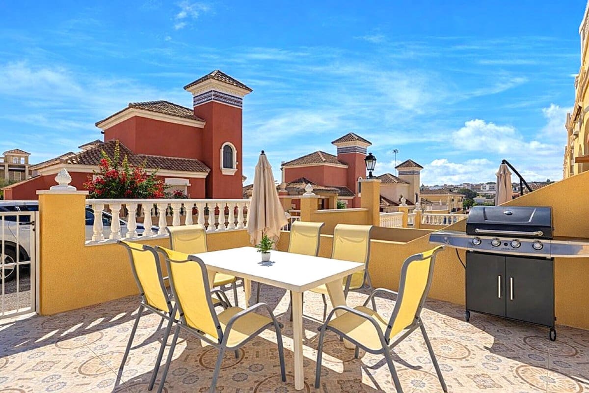 Casa de 2 habitaciones en Villamartin en venta con piscina garaje - 184.950 € (Ref: 9731539)