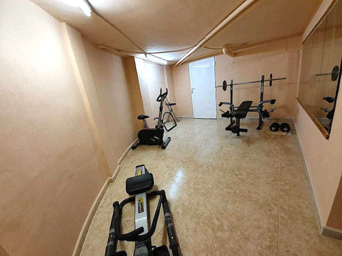 Chalet de 5 habitaciones en Playa Flamenca en venta con piscina garaje - 650.000 € (Ref: 9735056)