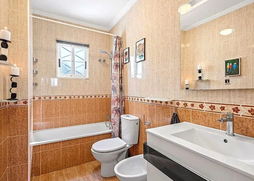 2 bedroom Apartment for sale in La Florida with pool - € 168,950 (Ref: 9746989)