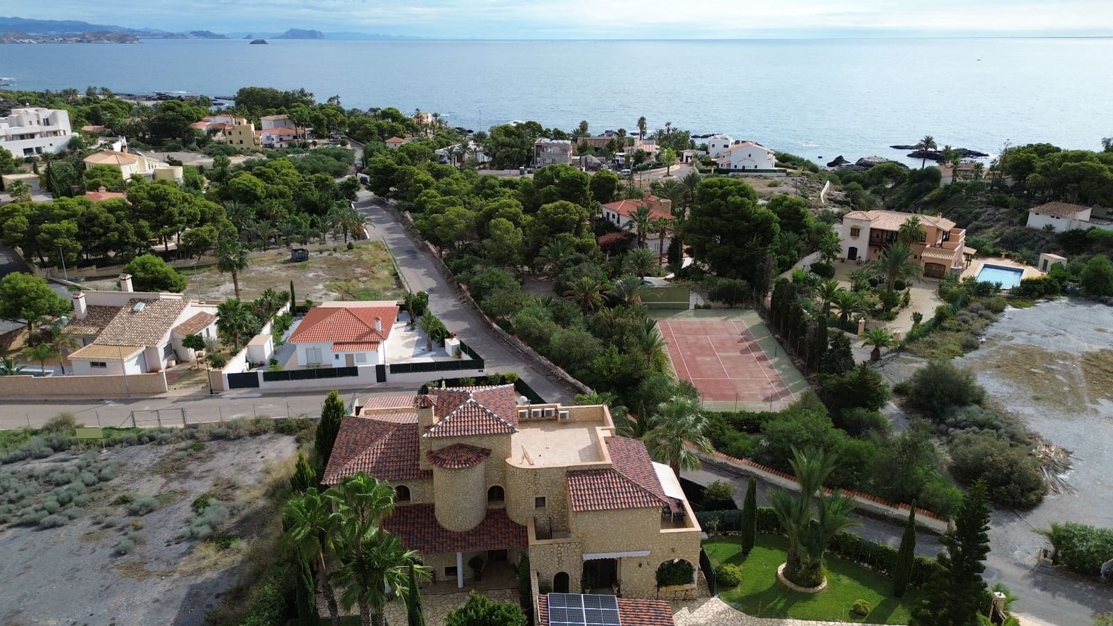 5 bedroom Villa for sale in Cuevas del Almanzora with pool garage €