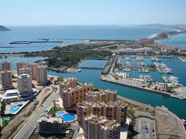 2 soveværelse Lejlighed til salg i La Manga del Mar Menor med swimmingpool - € 205.178 (Ref: 8800999)