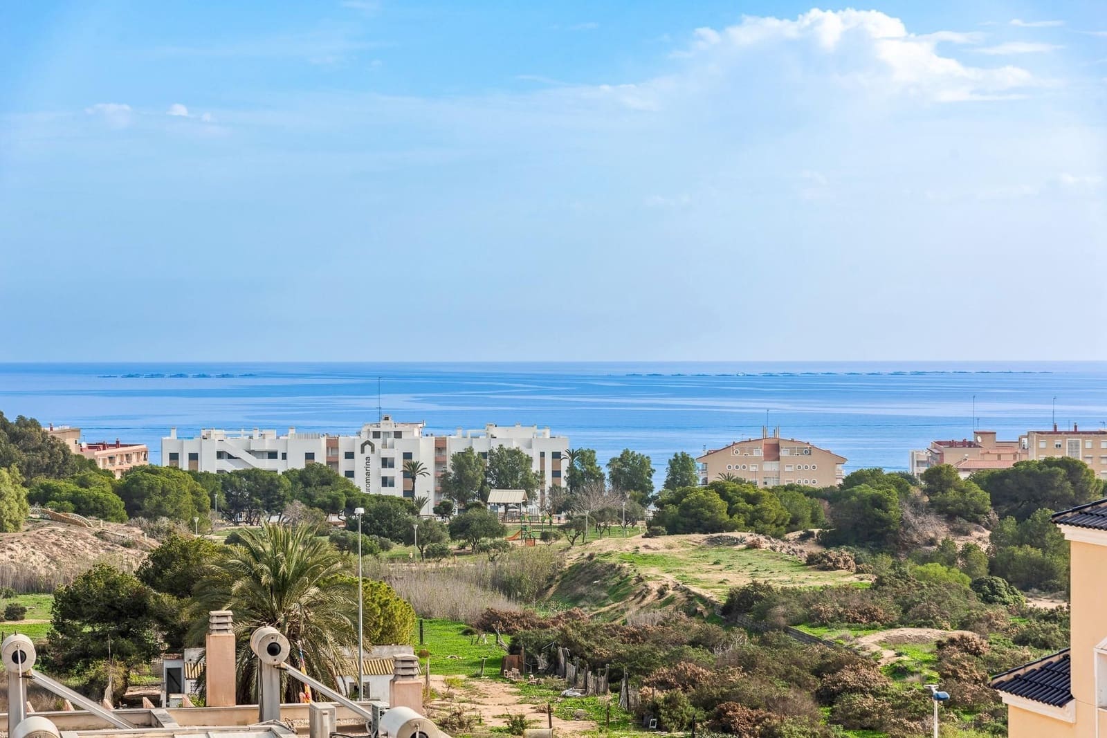 4 soveværelse Villa til salg i Guardamar del Segura med swimmingpool - € 507.050 (Ref: 8801017)