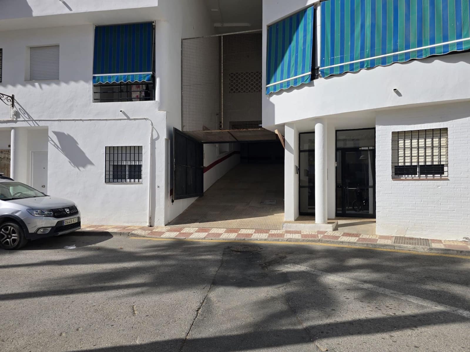 Garage for sale in Castell de Ferro - € 11,900 (Ref: 10037850)